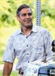 The Descendants. George Clooney es Matt King un padre despreocupado, abogado y rico descendiente de la realeza hawaiana que enfrenta el reto de su vida.