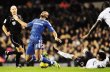  Chelsea se qued&#x00F3; rezagado. Drogba sufri&#x00F3; por la fuerte marca de la zaga del Tottenham. AFP.