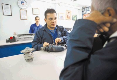 Las herramientas son los art&#x00ED;culos que m&#x00E1;s empe&#x00F1;an en La Cueva. Muchos acuden a esta alternativa. Rafael Pacheco.