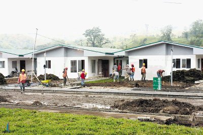 Nueva Cinchona se desarrolla a buen ritmo, pese a las lluvias. Actualmente el IMAS ayuda a quienes perdieron la casa.