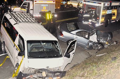 Tras el fuerte choque, la ruta fue reabierta minutos antes de las 11 p.m. Los da&#x00F1;os fueron cuantiosos. Jorge Uma&#x00F1;a.