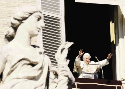 &#x201C;El 1 de mayo tendr&#x00E9; la gran alegr&#x00ED;a de proclamar bendito al venerable Juan Pablo II&#x201D;, dijo Benedicto XVI. EFE.