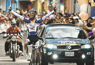 Con su victoria, el venezolano Manuel Medina, es l&#x00ED;der general y de la monta&#x00F1;a. Vuelta al T&#x00E1;chira