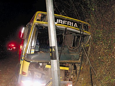 El bus viajaba de Nicoya hacia Liberia. Julio Pe&#x00F1;a.