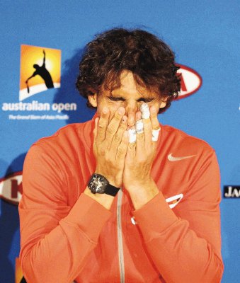 Nadal no pudo contener su frustraci&#x00F3;n y las l&#x00E1;grimas, luego de ser eliminado en Australia por su compatriota David Ferrer. EFE