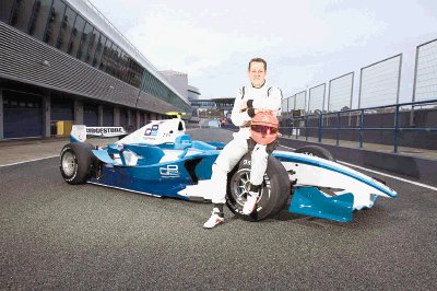 Schumacher anhela un cetro y este a&#x00F1;o har&#x00E1; todo por conseguirlo con Mercedes Benz. Archivo