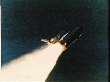 Fotograf&#x00ED;a cedida por la NASA que muestra al Challenger durante su lanzamiento. EFE