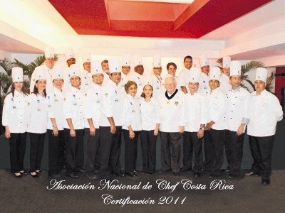 Varios chefs recibieron la certificaci&#x00F3;n. Cortes&#x00ED;a.