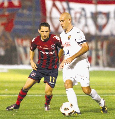 Madrigal y el Cerro Porte&#x00F1;o jugaron su partido contra el Petar&#x00E9;, por la Libertadores, sin saber del suicidio. La Naci&#x00F3;n de Paraguay.