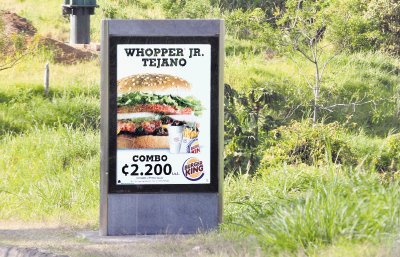 Burger King abri&#x00F3; su primer restaurante en San Pedro de Montes de Oca. Se multiplic&#x00F3; r&#x00E1;pidadamente y ahora tienen 33 locales a nivel nacional.