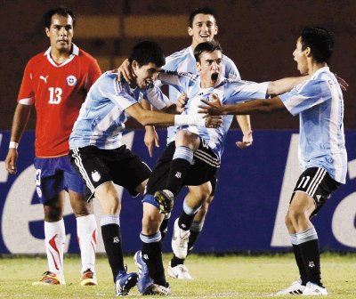 El duelo entre Argentina y Brasil es a las 8:10 p.m. en Per&#x00FA; (7:10 p.m., hora de Costa Rica). EFE