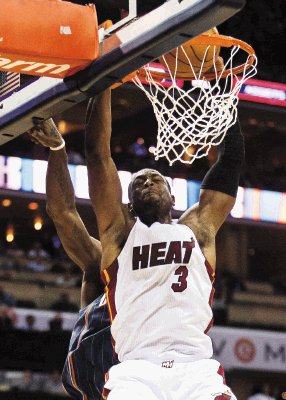 Dwyane Wade se luci&#x00F3; ante Charlotte. Reuters