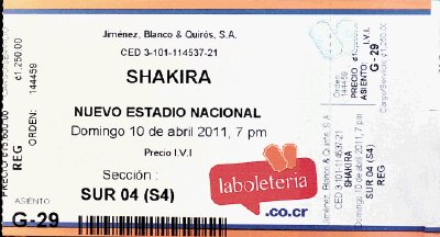 El precio de la entrada est&#x00E1; en la parte superior y viene con la c&#x00E9;dula de identidad del comprador. Indica la fecha, sitio y hora.