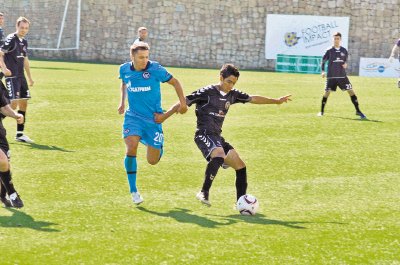 Diego Estrada estuvo diez d&#x00ED;as con el club polaco en Mallorca, Espa&#x00F1;a, donde jug&#x00F3; en partidos amistosos. Antonio Paz para Al D&#x00ED;a