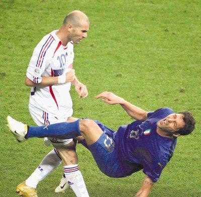 Zidane lo agredi&#x00F3;.