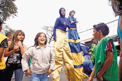 Alegr&#x00ED;a en el Paseo Col&#x00F3;n. Marcela Bertozzi.