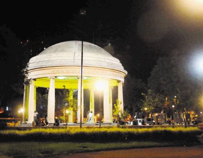 El objetivo es acercar a la gente a los parques. Cortes&#x00ED;a.