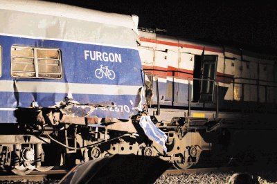 Se incrust&#x00F3; dentro del otro tren. Reuters.