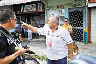 Perra ayud&#x00F3; a due&#x00F1;o a desarmar asaltante 