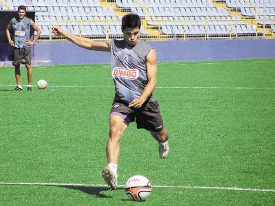 Saprissa tendr&#x00E1; como gran ausente a Jairo Arrieta, quien ven&#x00ED;a en romance con el gol. Cortes&#x00ED;a Saprissa.