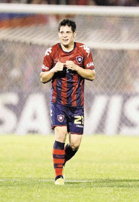 Juan Iturbe es seleccionado Sub 20 de Argentina, pero le dicen el &#x201C;Messi guaran&#x00ED;&#x201D; porque juega en el Cerro de Paraguay. AP.