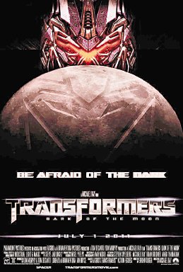 Cartelera de cine. Transformers 3. Un acontecimiento ha ocurrido en la Tierra y amenaza con provocar una guerra tan grande que ni los Transformers podrán salvarla.