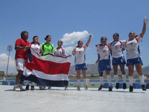 Costa Rica sumó hoy 47 preseas en Olimpiadas Especiales. El equipo de fútbol 5 femenino de Costa Rica demostró ser el mejor en Olimpiadas Especiales. Ayer le ganaron a Inglaterra y campeonizaron. Cortesía del CON.