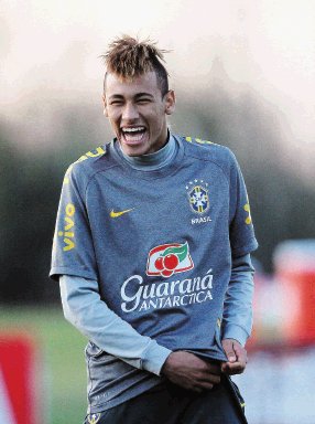 Brasil quiere vinotinto. Neymar es la estrella brasileñaEFELuis Seijas es figura de VenzuelaAFP