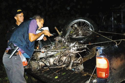 Contador fallece en colisión. Moto quedó destrozada. Carlos Hernández.