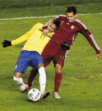  Neymar  &#x201C;pura paja&#x201D;  Casi ni se vio; apenas toc&#x00F3; bal&#x00F3;n, los argentinos lo abuchearon todo el juego