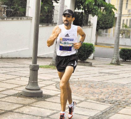 “Tenía que sacar buena distancia”. Martínez manifestó que el recorrido de la carrera fue bueno. Mario Castillo.