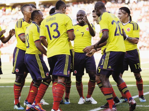  Al ritmo de  cumbia  Con facilidad cafeteros derrotaron 2-0 a Bolivia