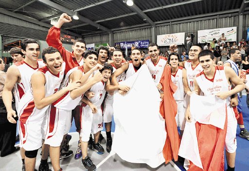  “Moncho” esbozó su mejor poema. San Ramón hizo historia ayer, al convertirse por primera vez, campeón en el baloncesto de los Juegos. Meylin Aguilera.