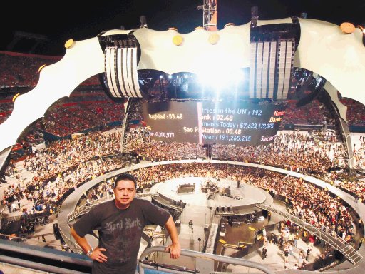  360 grados de buena música. El presentador de “80’s y Más” de VM, Mauricio Alvarado, tuvo el privilegio de ver en vivo a U2 el 29 de junio en Miami. Cortesía.