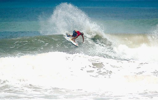 Quiksilver Costa Rica Open de surf. Marzo no pudo dominar bien las olas.Tony Roberts.