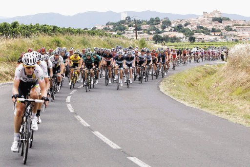  “Cada día estoy más golpeado”. Los ciclistas del Tour están listos para afrontar la última semana del evento.EFE
