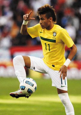 Neymar rechaza al Real Madrid. Neymar fue más noticia en la Copa América por su posible cambioo de equipo que por el fútbol mostrado en el campo.AP