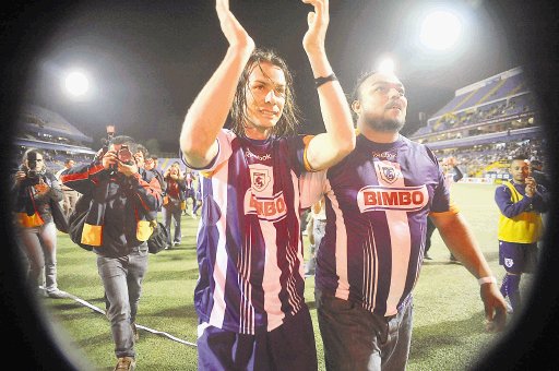  La noche fue del “Capi” Víctor Cordero le puso fin a una carrera futbolística de 20 años