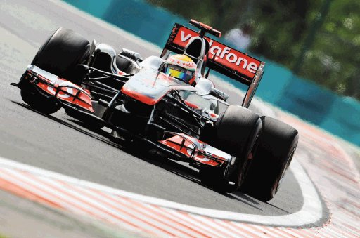  Hamilton desafía a los Red Bulls. Lewis ganó el circuito alemán el domingo pasado.AFP.