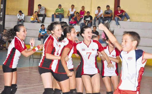 Costa Rica se luce en Escolares. Barbareñas campeonas.