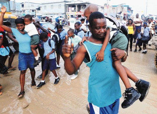  Lluvias castigan Haití y dejan muerte. Miles de evacuados.AFP.