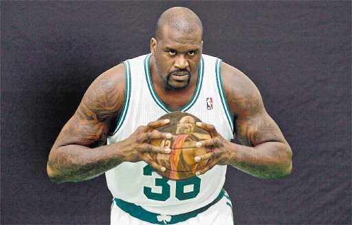 Shaquille el “Gigante” que destrozó los aros. Shaquille O"Neal tiene 39 años de edad. Obtuvo cuatro anillos de la NBA, tres de ellos con los Lakers de Los Ángeles y Kobe Bryant. Archivo.