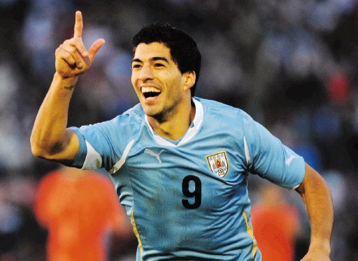  Uruguay doblegó a la “naranja mecánica”. Luis Suárez fue el anotador del tanto de Uruguay contra Holanda. El juego terminó 1-1.EFE.