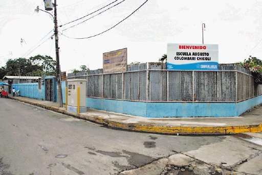  Sala IV  prohibe nuevos cierres  de escuela  Escuela Augusto Colombari, en Barranca