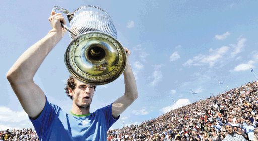  Andy Murray se desahogó. En el 2009 Murray también ganó este torneo inglés, sobre hierba.AP.