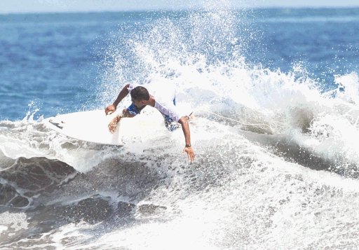  Olas mágicas. Luis Vindas logró en 2006 su mejor lugar en un Mundial, quedó sexto del mundo.José Rivera.