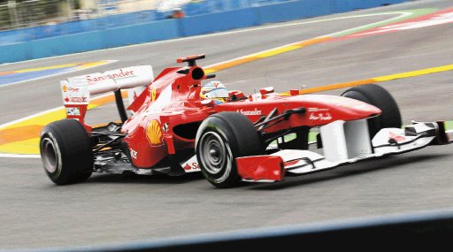 Alonso lidera con actuación dispar del venezolano Maldonado y mexicano Pérez. El español logró un tiempo de 1:37.968. EFE.