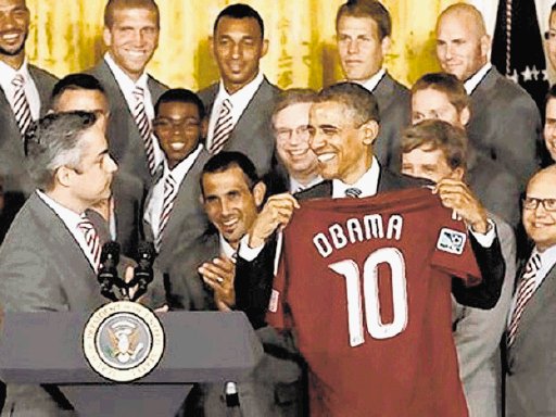 Obama como Messi. Bromeó con el número de su camiseta.