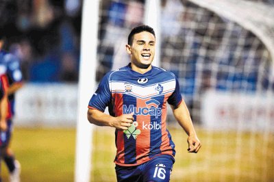 El delantero, de 20 a&#x00F1;os, debut&#x00F3; con Heredia en la Primera Divisi&#x00F3;n, sin embargo una pubalgia lo mantuvo fuera de las canchas durante seis meses.