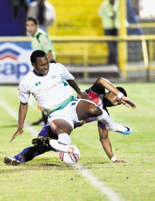 Lim&#x00F3;n dio una mala imagen en Cartago. El pr&#x00F3;ximo domingo recibir&#x00E1; al Saprissa, en el Juan Gob&#x00E1;n. &#x00BF;Se levantar&#x00E1;? Archivo